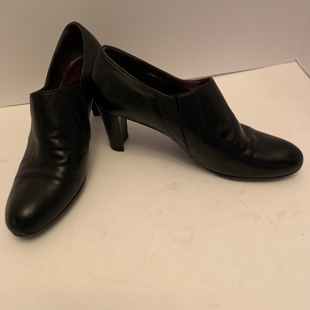 Stuart Weitzman boot cut pump